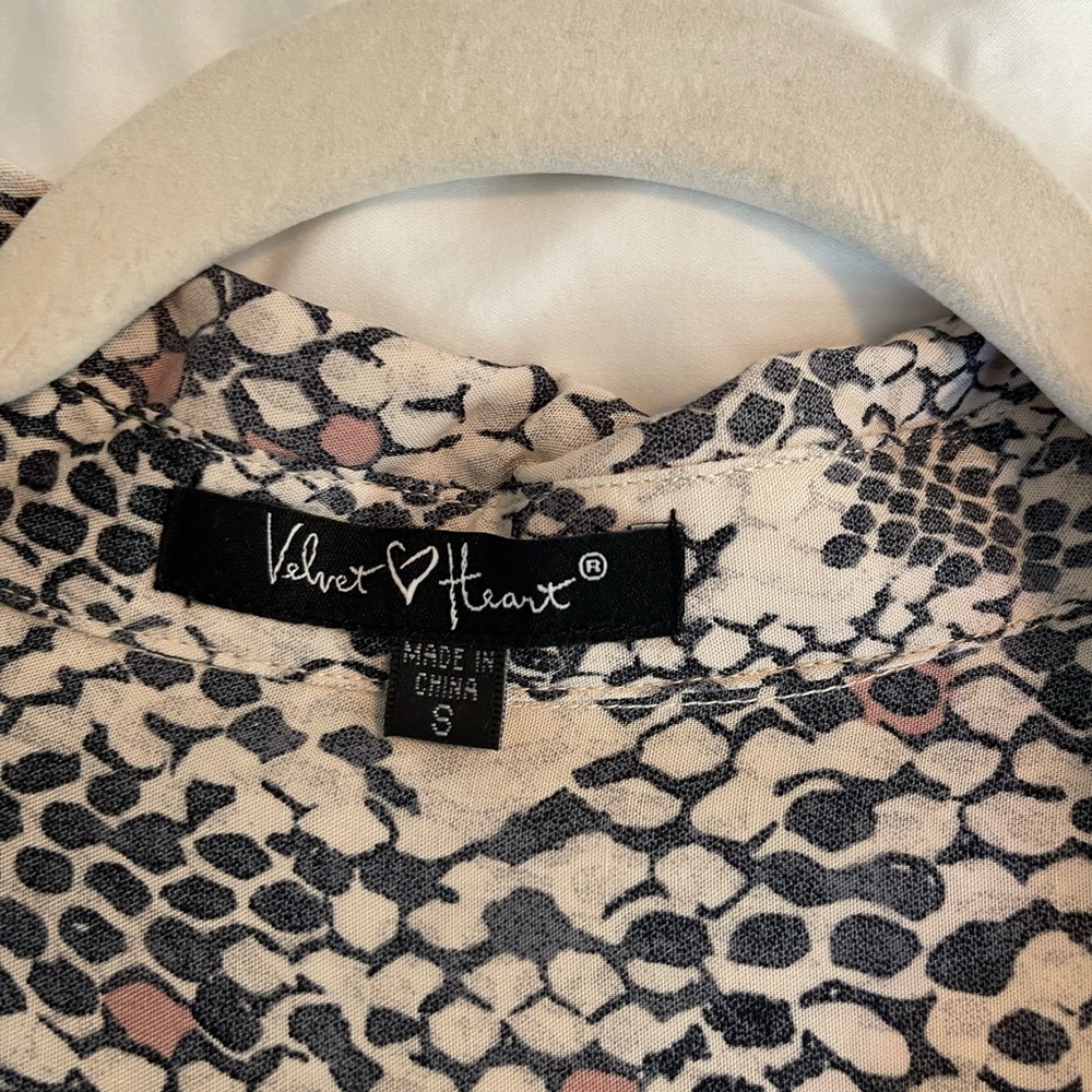 Snake pattern blouse - Picture 7 of 8